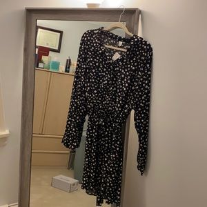 Black and white floral H&M dress